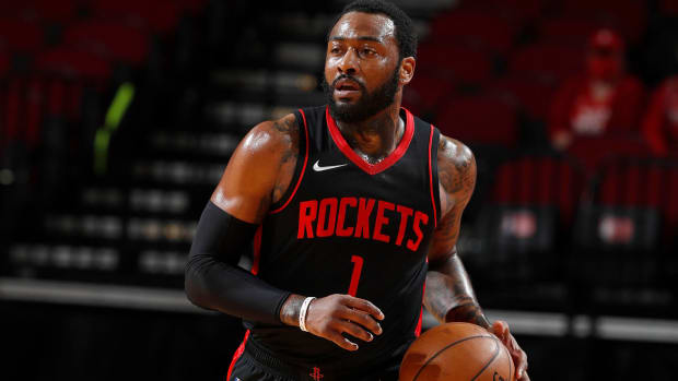 john-wall-dribbles